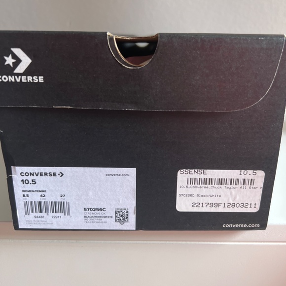 Converse womens 10.5  nwt - Picture 3 of 3